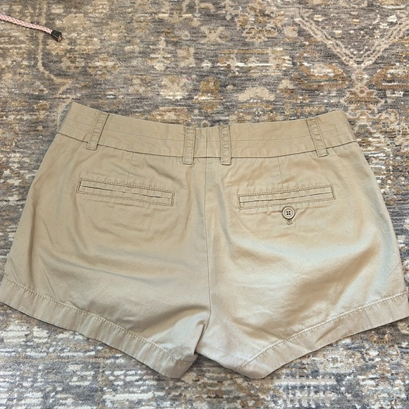Jcrew chino khaki shorts. Size 2 - Picture 2 of 4